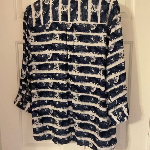 Chico’s navy and white top - Picture 2 of 2